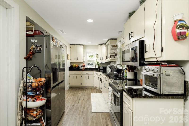 4100 S Fork St, Hickory, NC 28602