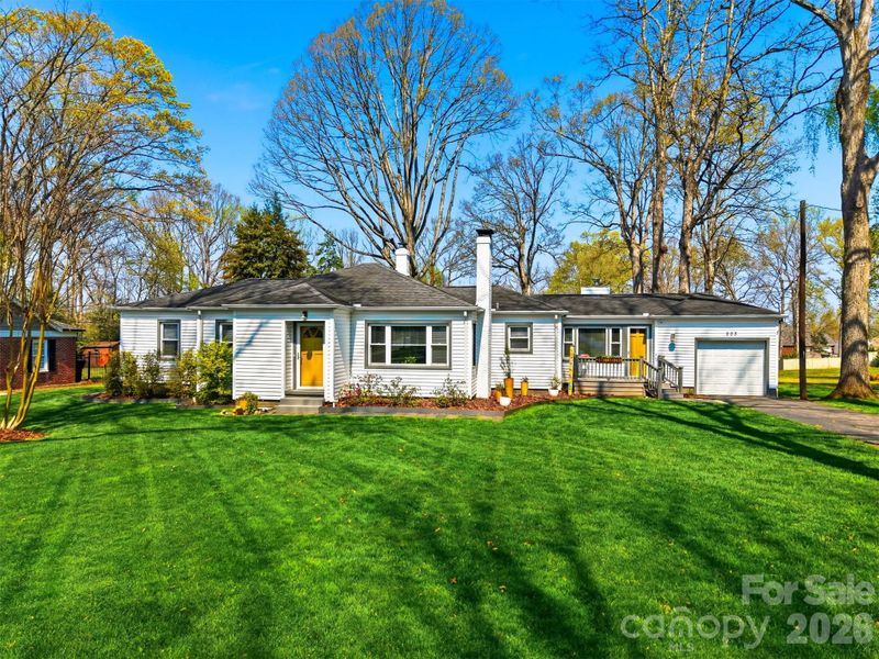 203 8th St NE, Conover, NC 28613