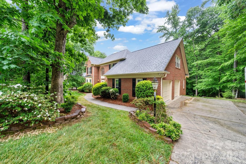 5215 Silchester Ln, Charlotte, NC 28215