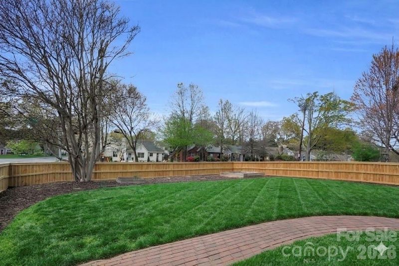 2933 Park Rd, Charlotte, NC 28209