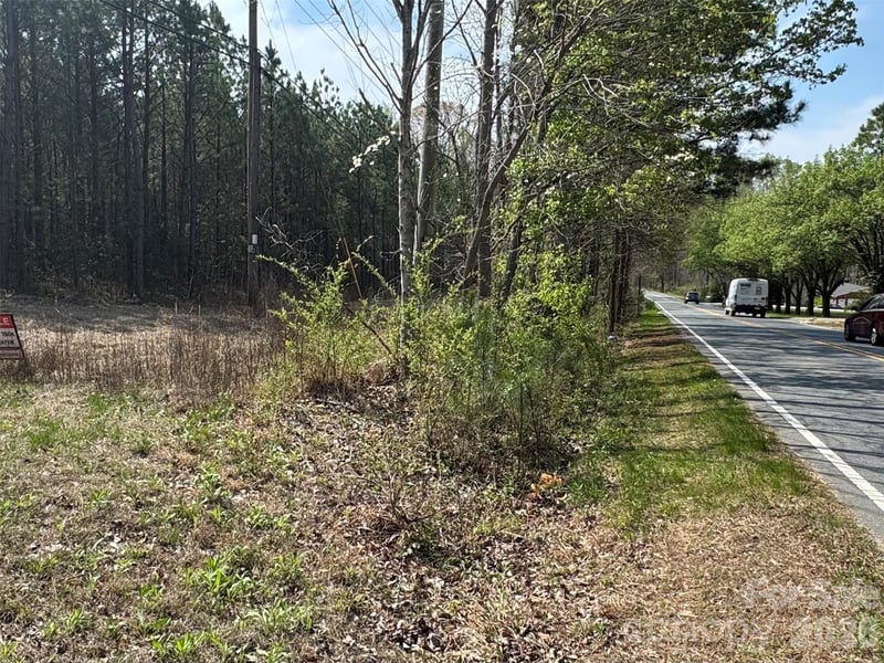 2228 Sam Newell Rd, Matthews, NC 28105