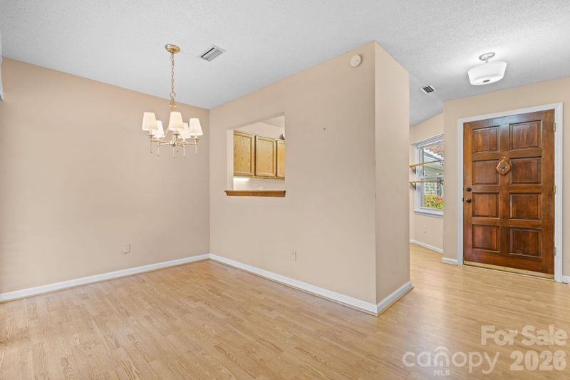 247 5th Ave NE #8, Hickory, NC 28601
