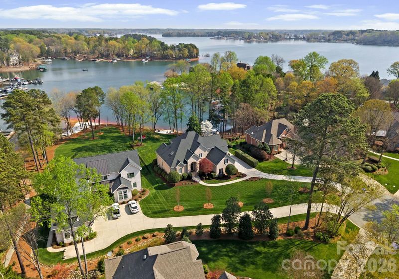 3953 Lake Spring Cove Ct, Denver, NC 28037