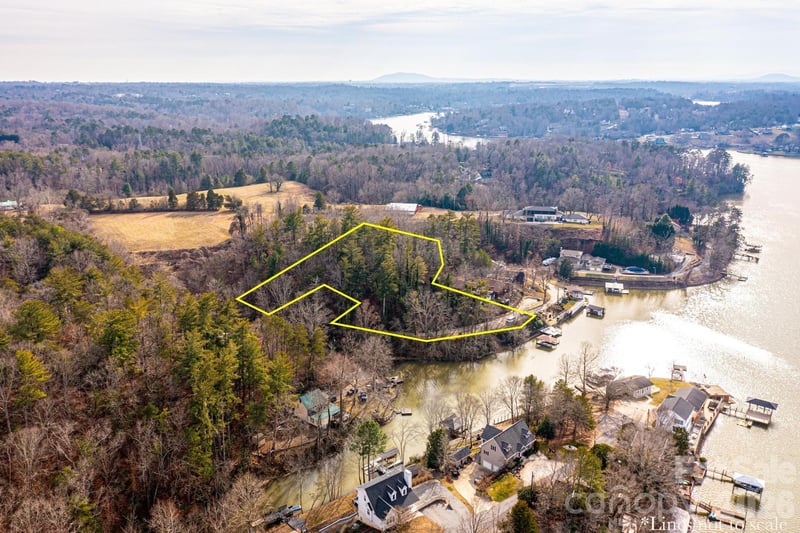3431 6th Street Dr NW, Hickory, NC 28601