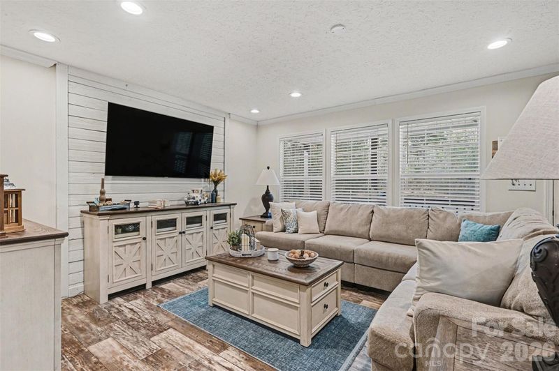 420 Hoffman Rd, Lincolnton, NC 28092