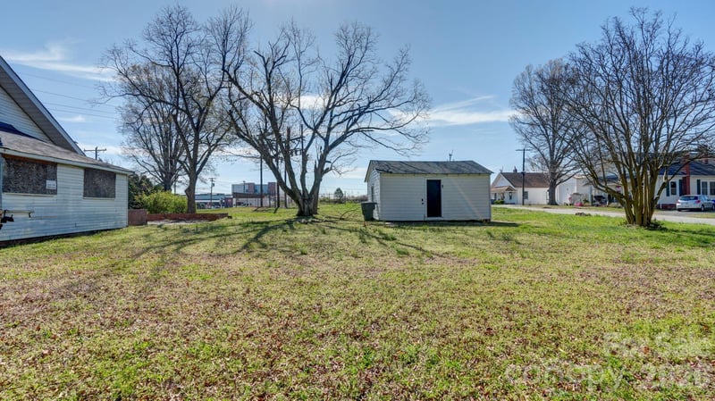 224 W Mills Ave, Mooresville, NC 28115