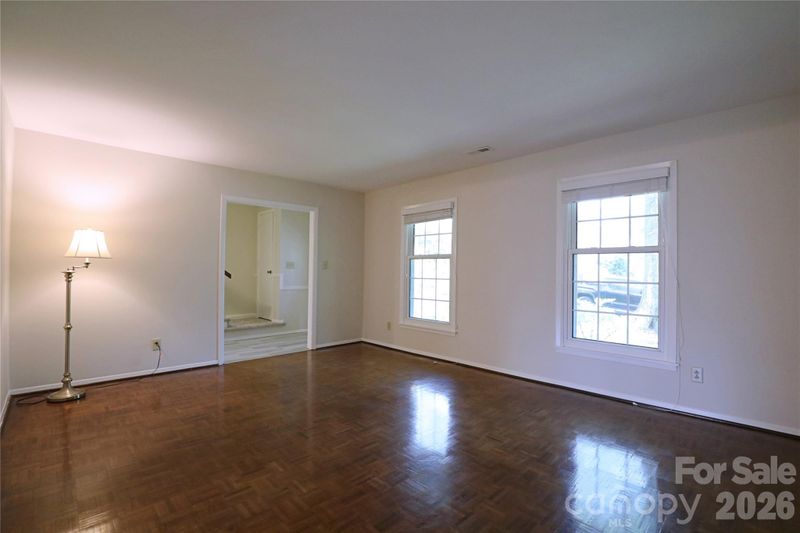 725 Bethune Pl, Matthews, NC 28105
