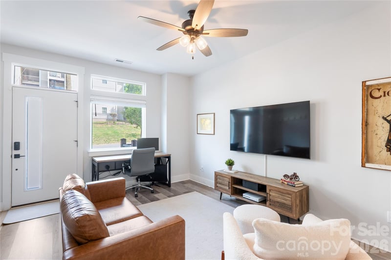223 S Bruns Ave, Charlotte, NC 28208