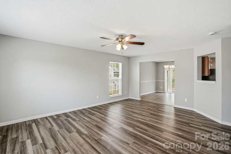 836 Almora Dr, Charlotte, NC 28216