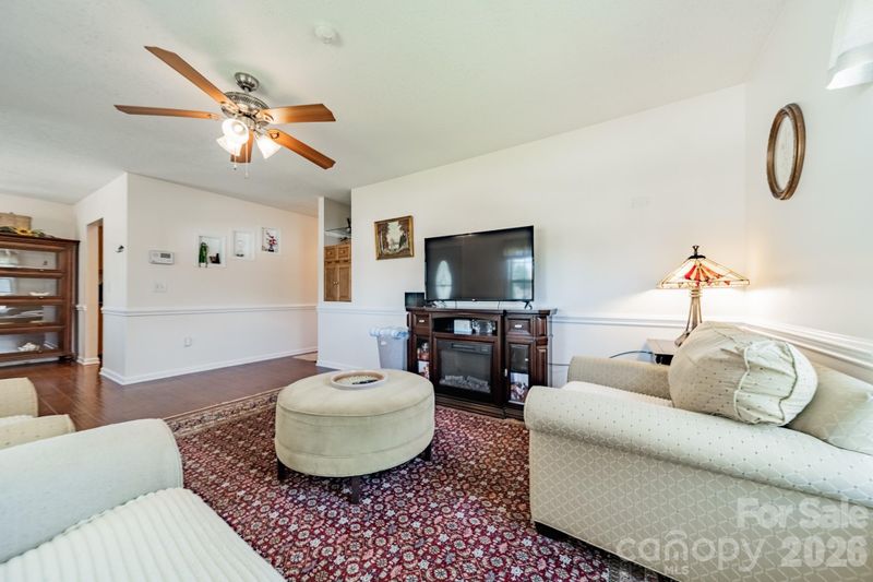 1015 S Walnut St, Kannapolis, NC 28081