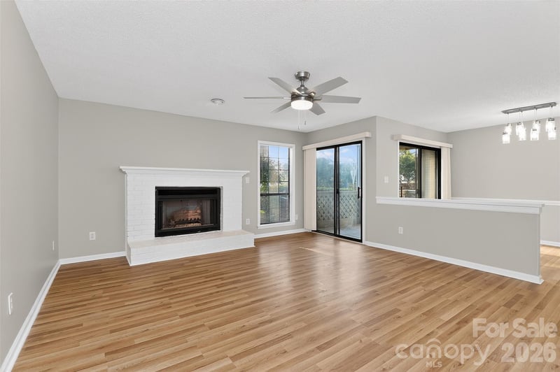 5862 Harris Grove Ln, Charlotte, NC 28212
