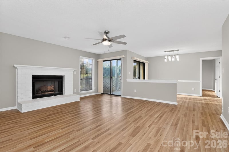 5862 Harris Grove Ln, Charlotte, NC 28212