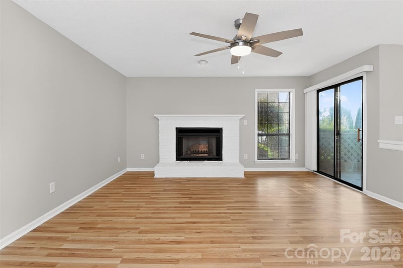 5862 Harris Grove Ln, Charlotte, NC 28212