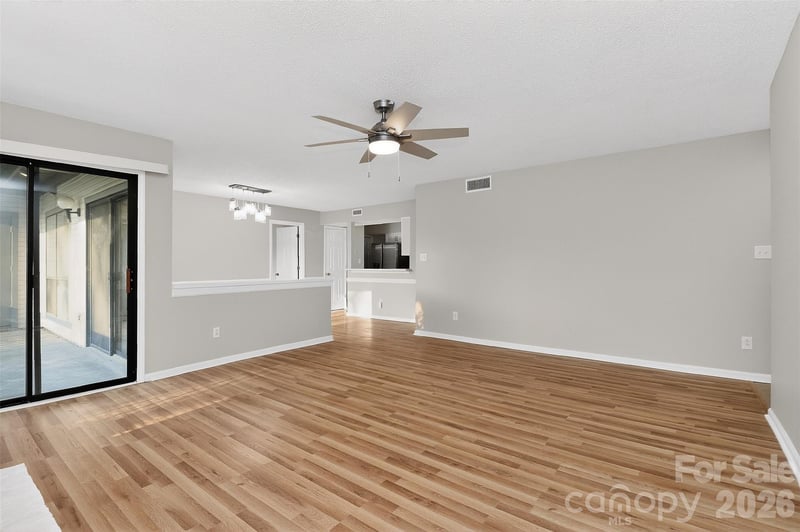 5862 Harris Grove Ln, Charlotte, NC 28212