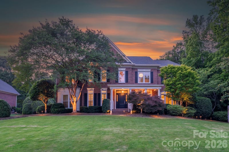 7810 Stonehaven Dr, Waxhaw, NC 28173