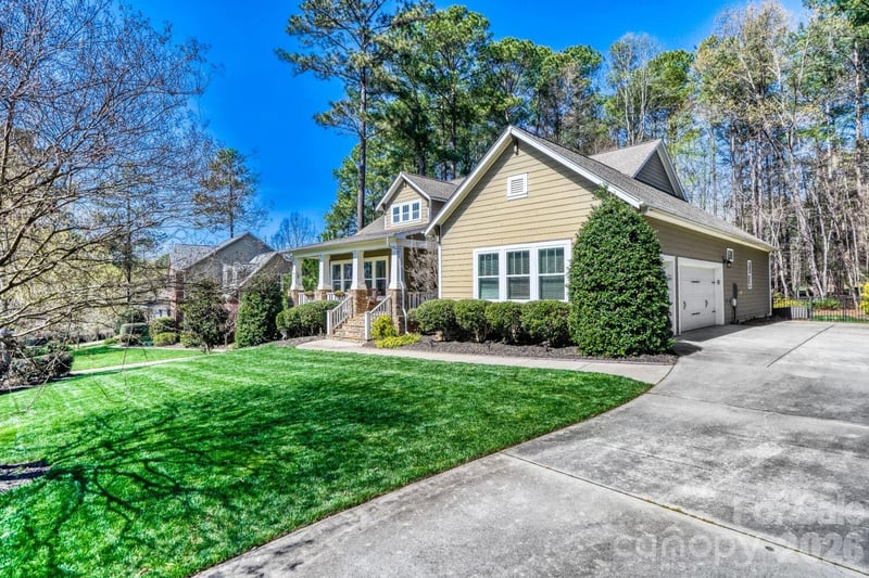 405 Brookridge Dr, Mount Holly, NC 28120