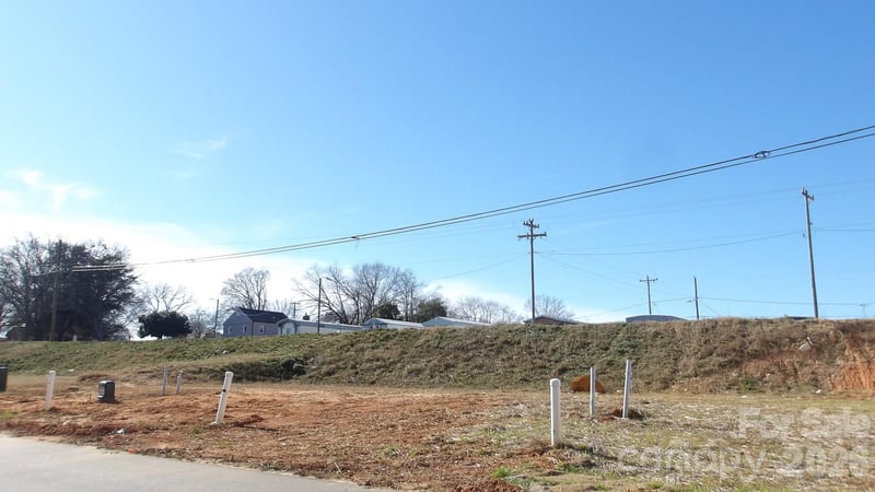 1972 W Davidson Ave, Gastonia, NC 28052