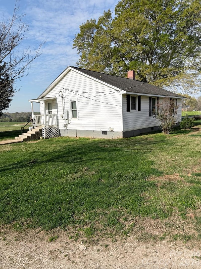 2114 Shelby Hw, Blacksburg, SC 29702