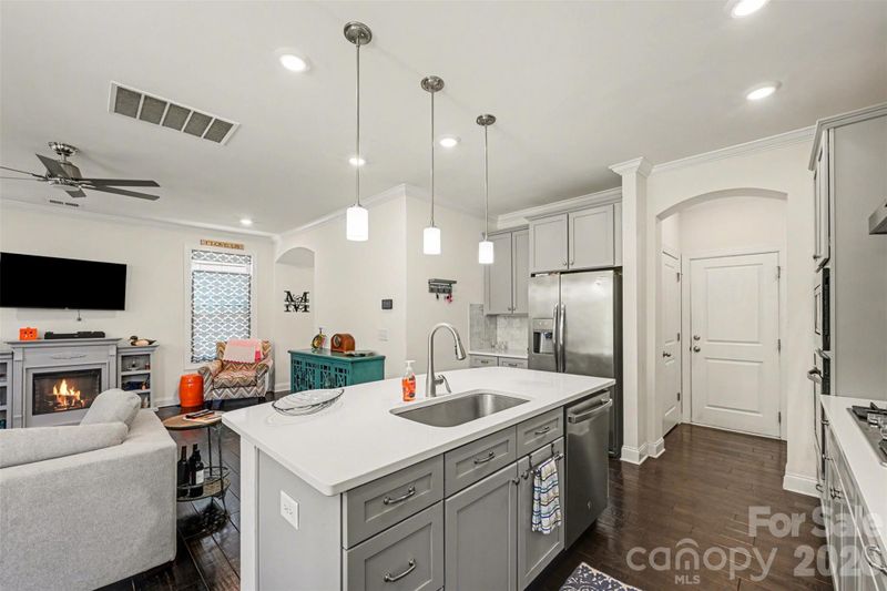 11707 Clems Branch Dr, Charlotte, NC 28277