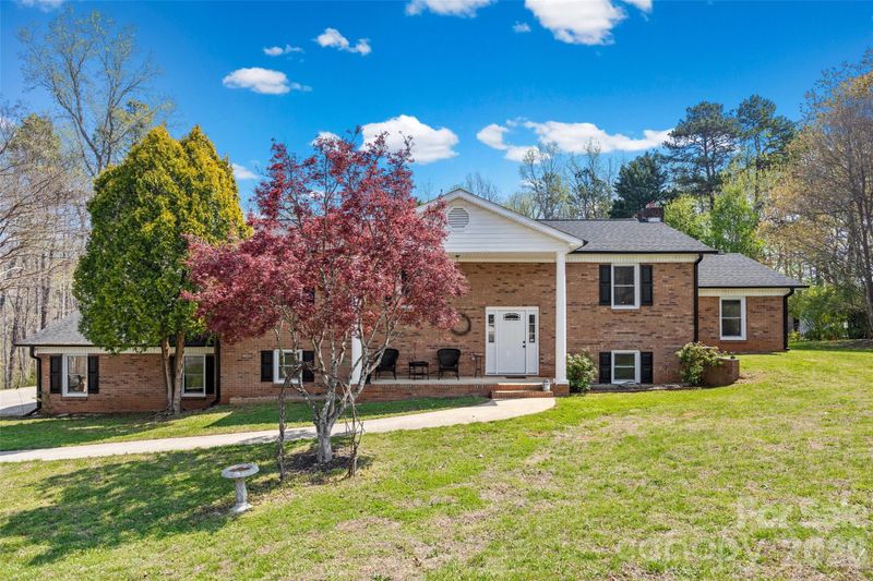 4206 Wimbledon Dr, Dallas, NC 28034