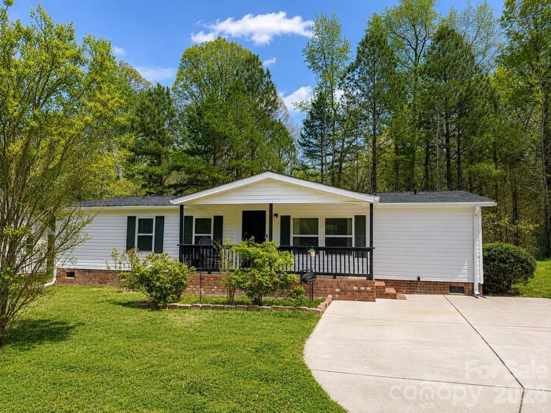 1332 Poplar Glen Dr, Kannapolis, NC 28083