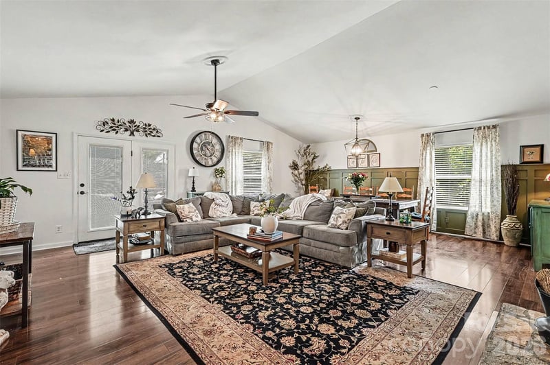 10319 Camelback Cir, Charlotte, NC 28226