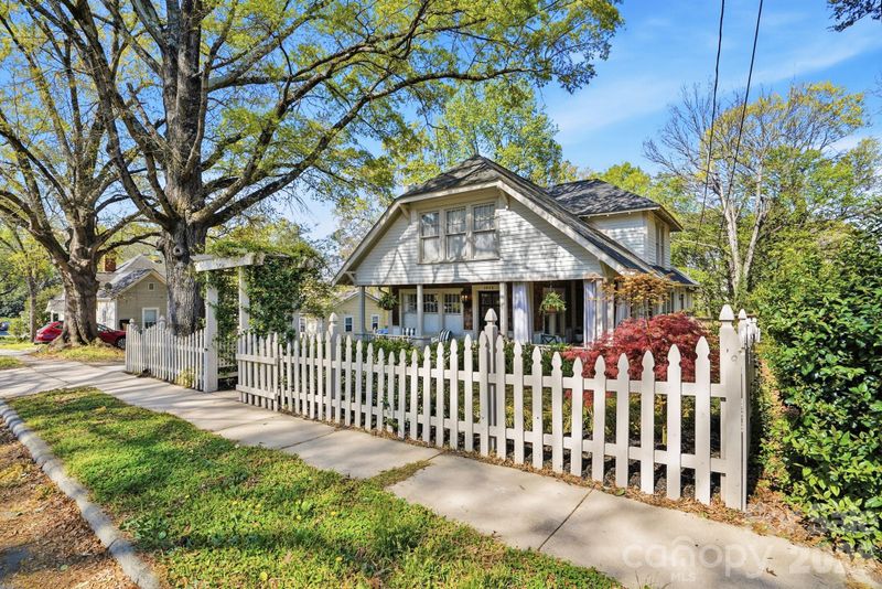 1815 Seigle Ave, Charlotte, NC 28205