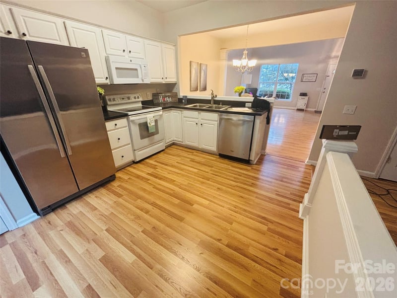 6930 Beverly Springs Dr, Charlotte, NC 28270