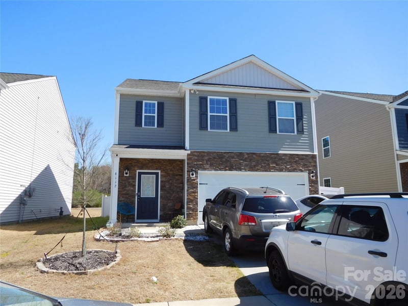 8112 Clairwood Dr, Charlotte, NC 28269