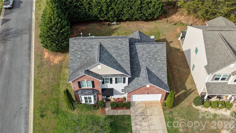 2001 Lake Vista Dr, Mount Holly, NC 28120