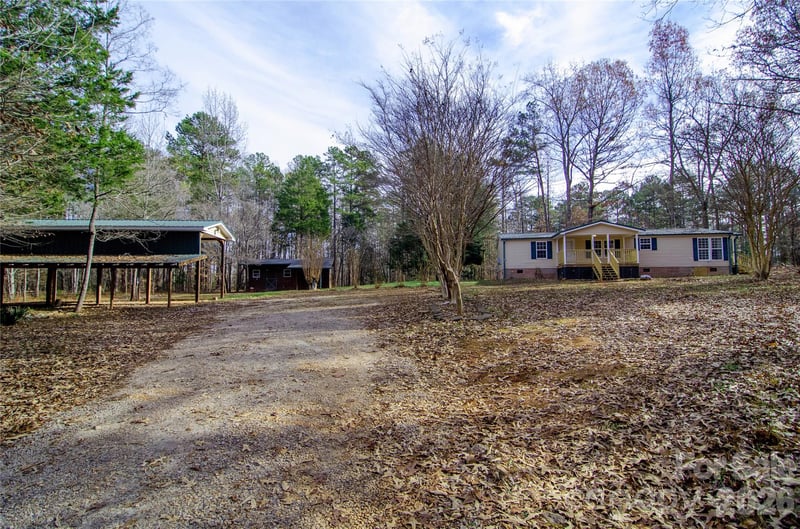 1415 Smith Woods Ln, Hickory Grove, SC 29717