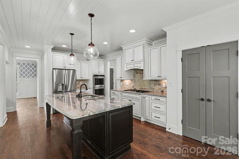 17909 Nodghia Cir, Davidson, NC 28036