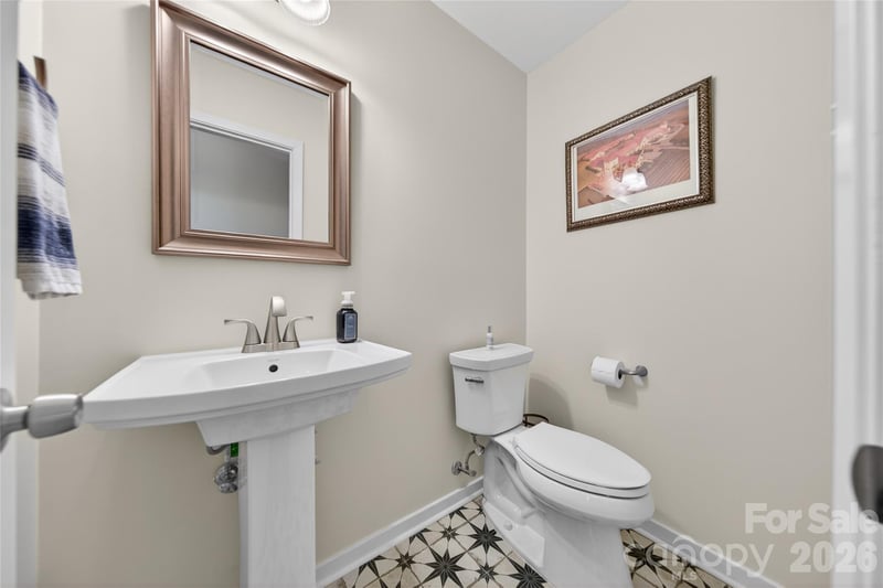9018 St Lucia Ln, Charlotte, NC 28277