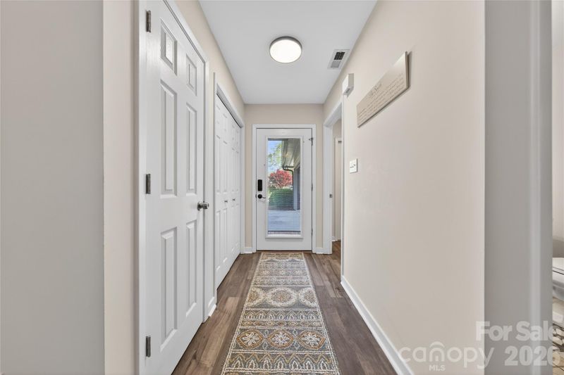 9018 St Lucia Ln, Charlotte, NC 28277