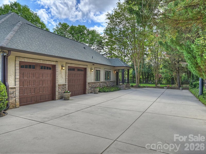 4330 Carmel Valley Rd, Charlotte, NC 28226