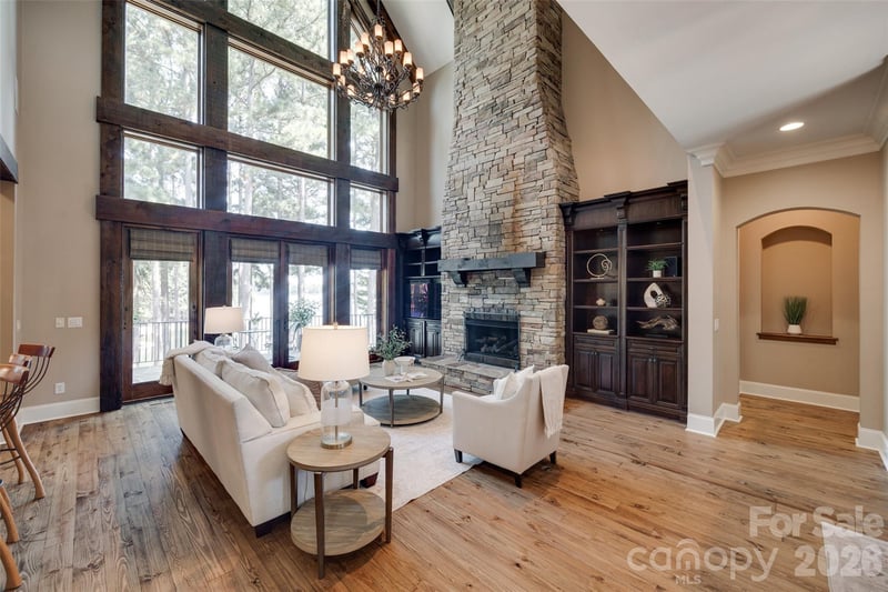 9198 Fair Oak Dr, Sherrills Ford, NC 28673