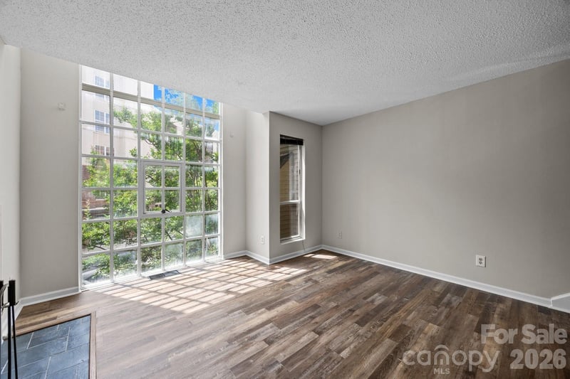 415 W 7th St #H, Charlotte, NC 28202