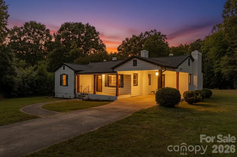 8000 Chapman St, Charlotte, NC 28216