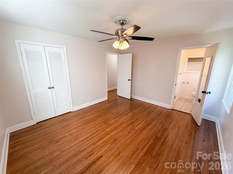 6621 Starcrest Dr, Charlotte, NC 28210