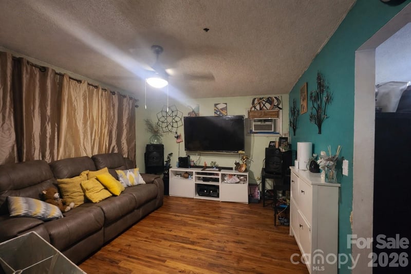 6836 Deanwood Pl, Charlotte, NC 28217