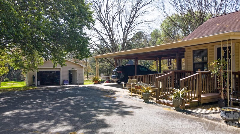 9730 Mount Holly Huntersville Rd, Huntersville, NC 28078