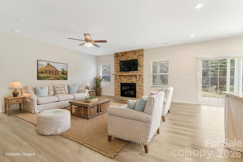 202 Tetcott St, Mooresville, NC 28115