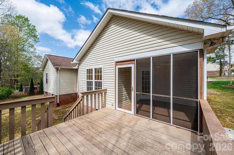 3410 Overbrook Dr, Conover, NC 28613