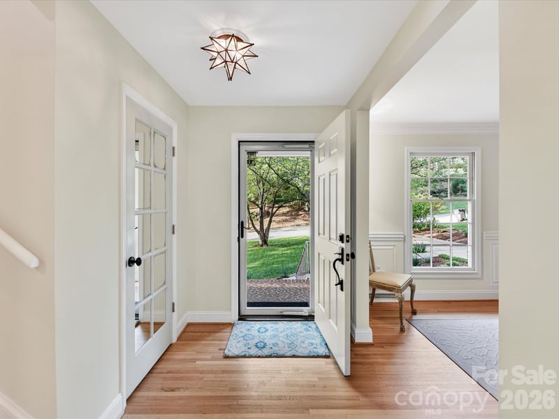 2818 Hinsdale St, Charlotte, NC 28210