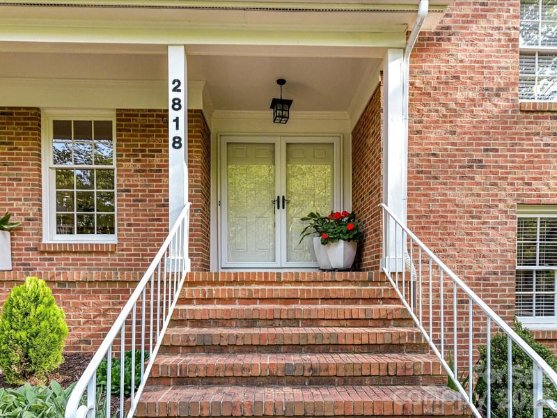 2818 Hinsdale St, Charlotte, NC 28210