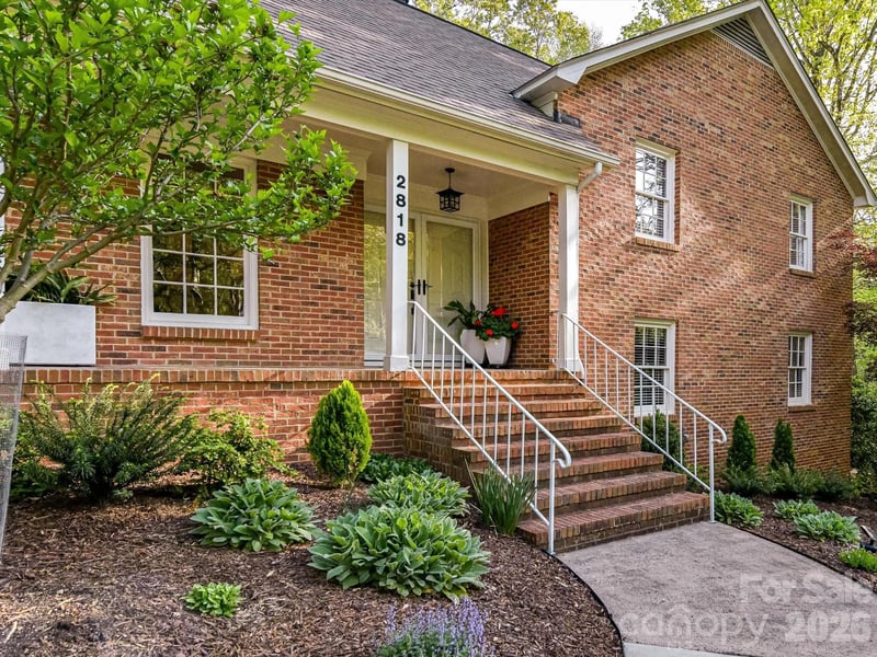 2818 Hinsdale St, Charlotte, NC 28210