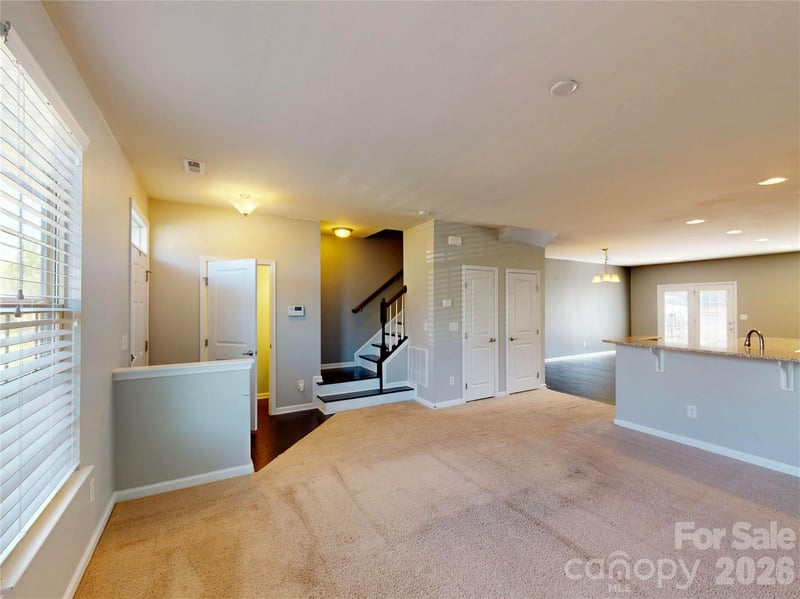 1637 Fleetwood Dr, Charlotte, NC 28208