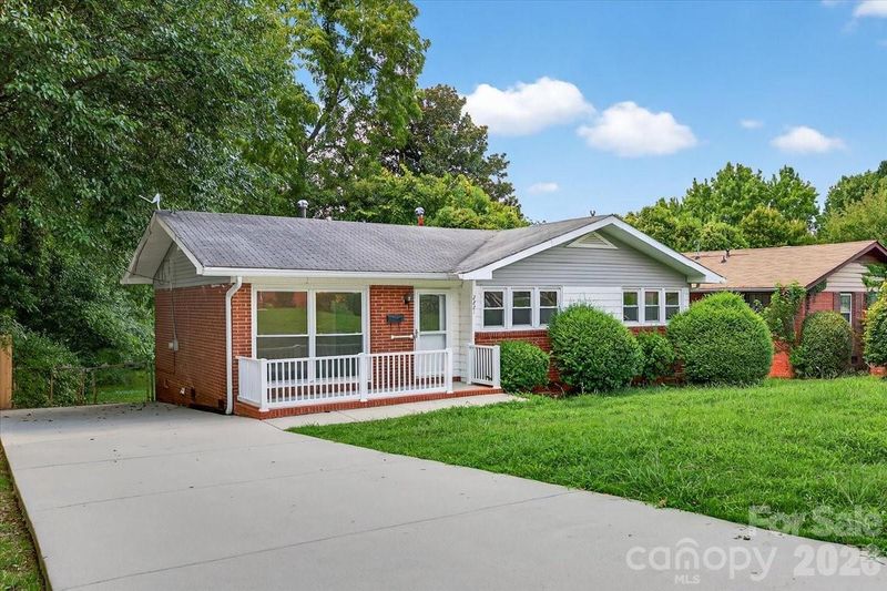 2221 Ludlow Dr, Charlotte, NC 28216