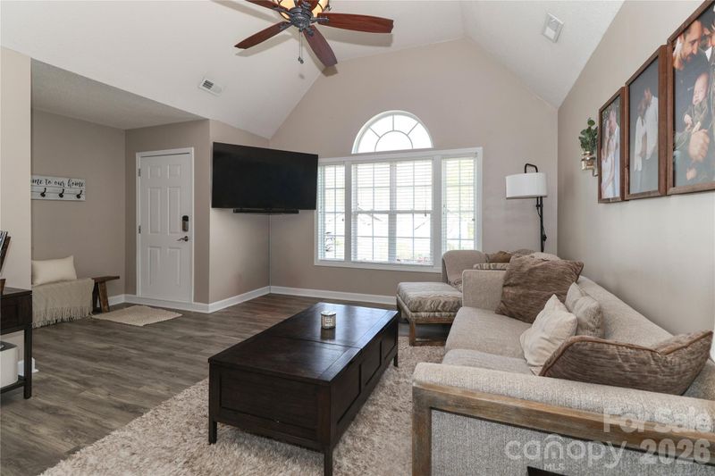 5867 Sunset View Ln, Catawba, NC 28609