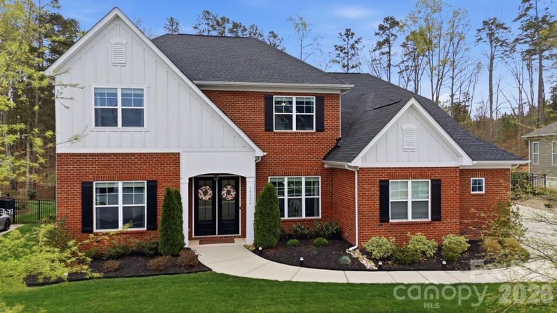 18526 Doves Crest Rd, Cornelius, NC 28031